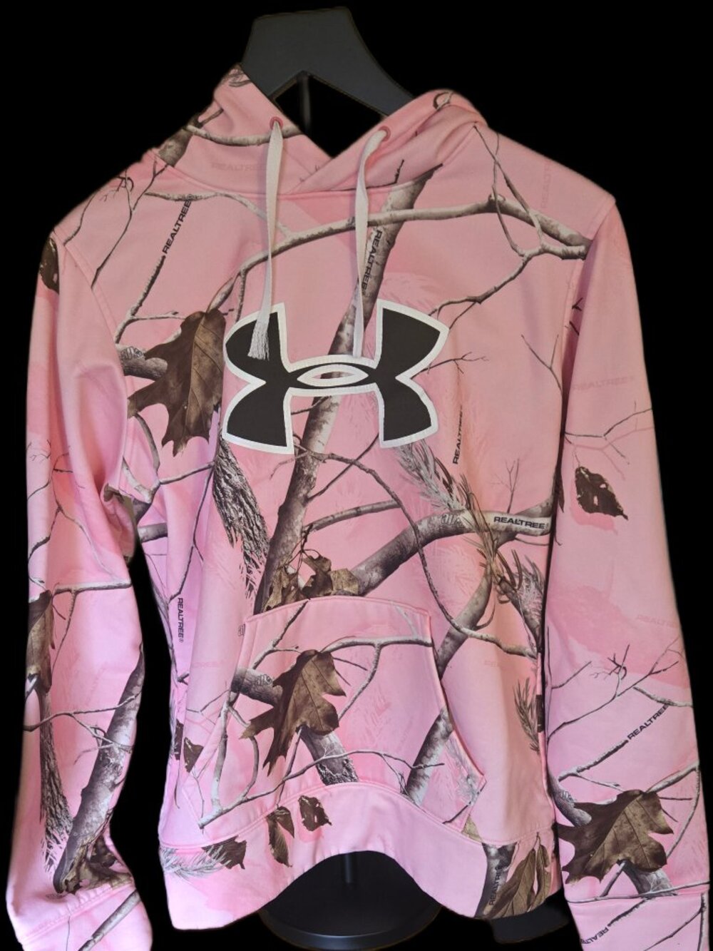 Under Armour Pink Realtree Camo Hoodie – Women’s Medium, Semi‑Fitted